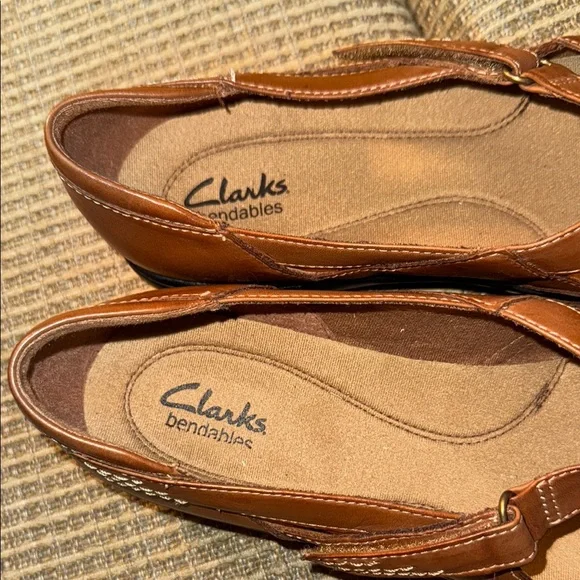 Clarks Women’s Shoes - Brown Leather Flats with Woven Design, US Size 10 M - EUC - Picture 2 of 9